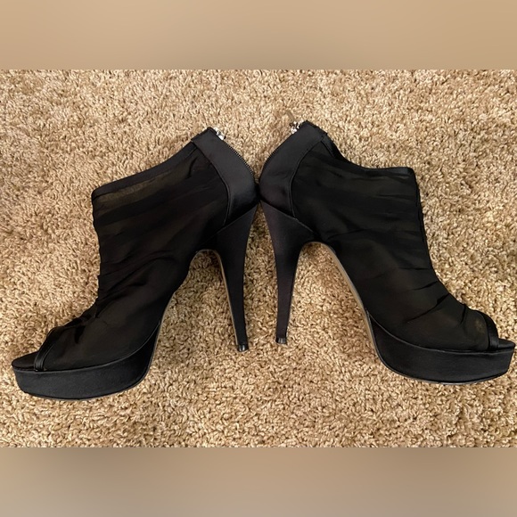 Chinese Laundry 'Hide and Seek' Black Chiffon Bootie 5”heel 8.5M Womens 6.5Men’s - Picture 10 of 15